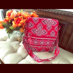 Vera Bradley Frankly Scarlet Mailbag